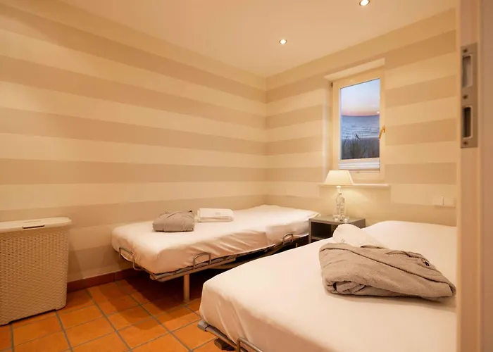 Hues Andersen Hues B - Kaminstube * Kejtum